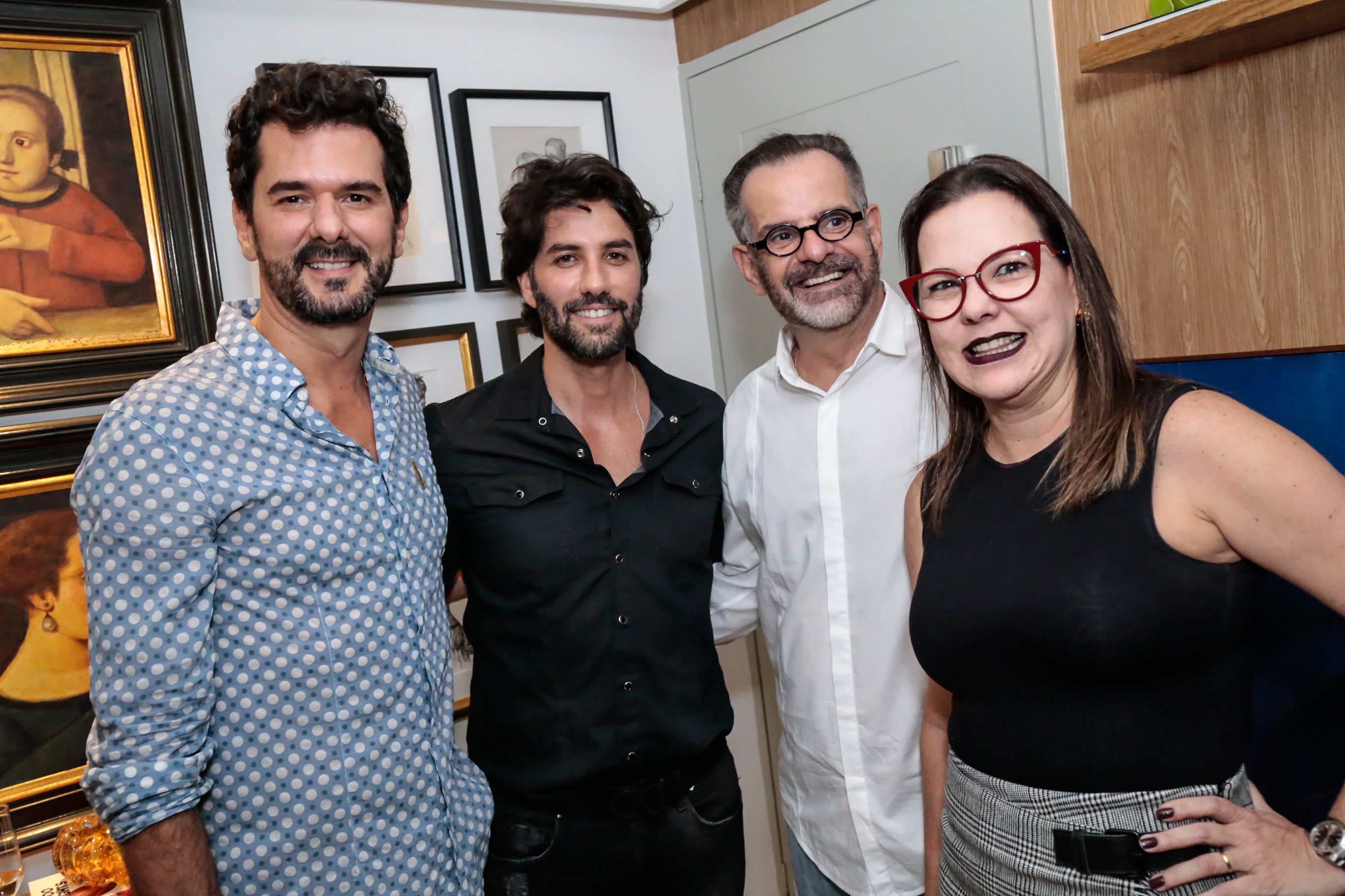 Tico Melo, André Carício, Eduardo Machado e Isabela Coutinho - Crédito: Gleyson Ramos/Divulgação