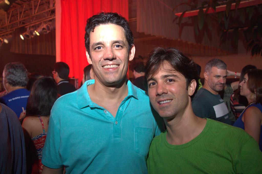 Daniel Coelho e o irmão - Crédito: Máquina 3 Fotografia