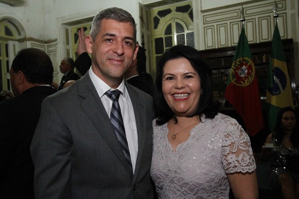 Andre Regis e sua esposa Luciana Regis - Crédito: Roberto Ramos/DP