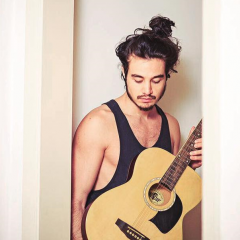 Tiago Iorc faz show no Baile Perfumado, em novembro