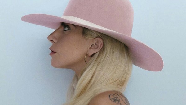 Lady Gaga em seu novo álbum, "Joanne" - Crédito: Reprodução/Twitter