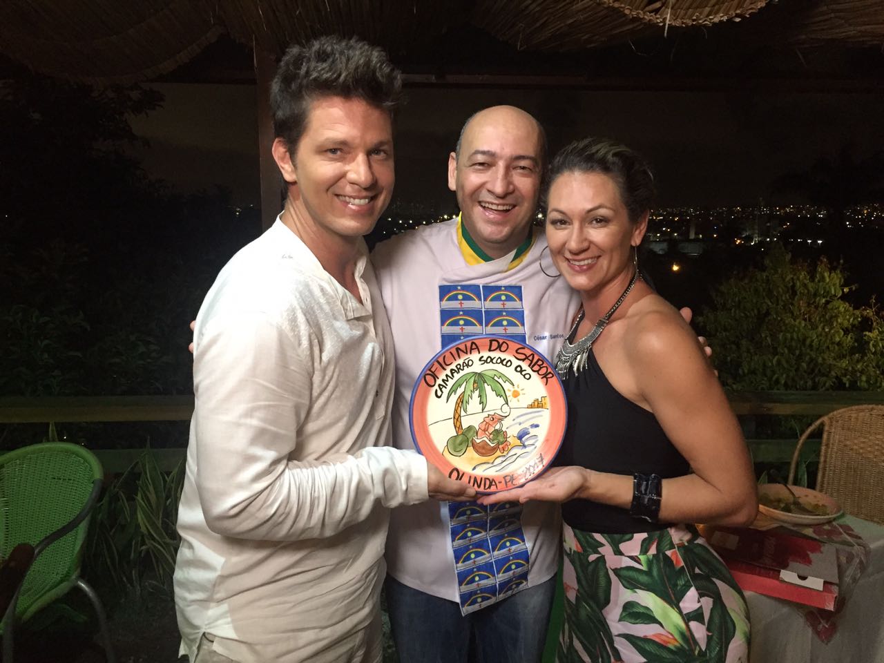 Cesar Santos recebeu o ator Mario Frias e Juliana Frias - Crédito: Divulgação/Oficina do sabor