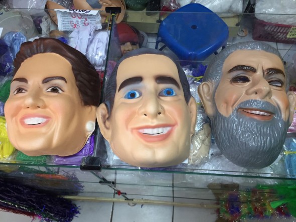 Máscaras vendidas na Casa Cabus por R$6 - Crédito: Thayse Boldrini/DP