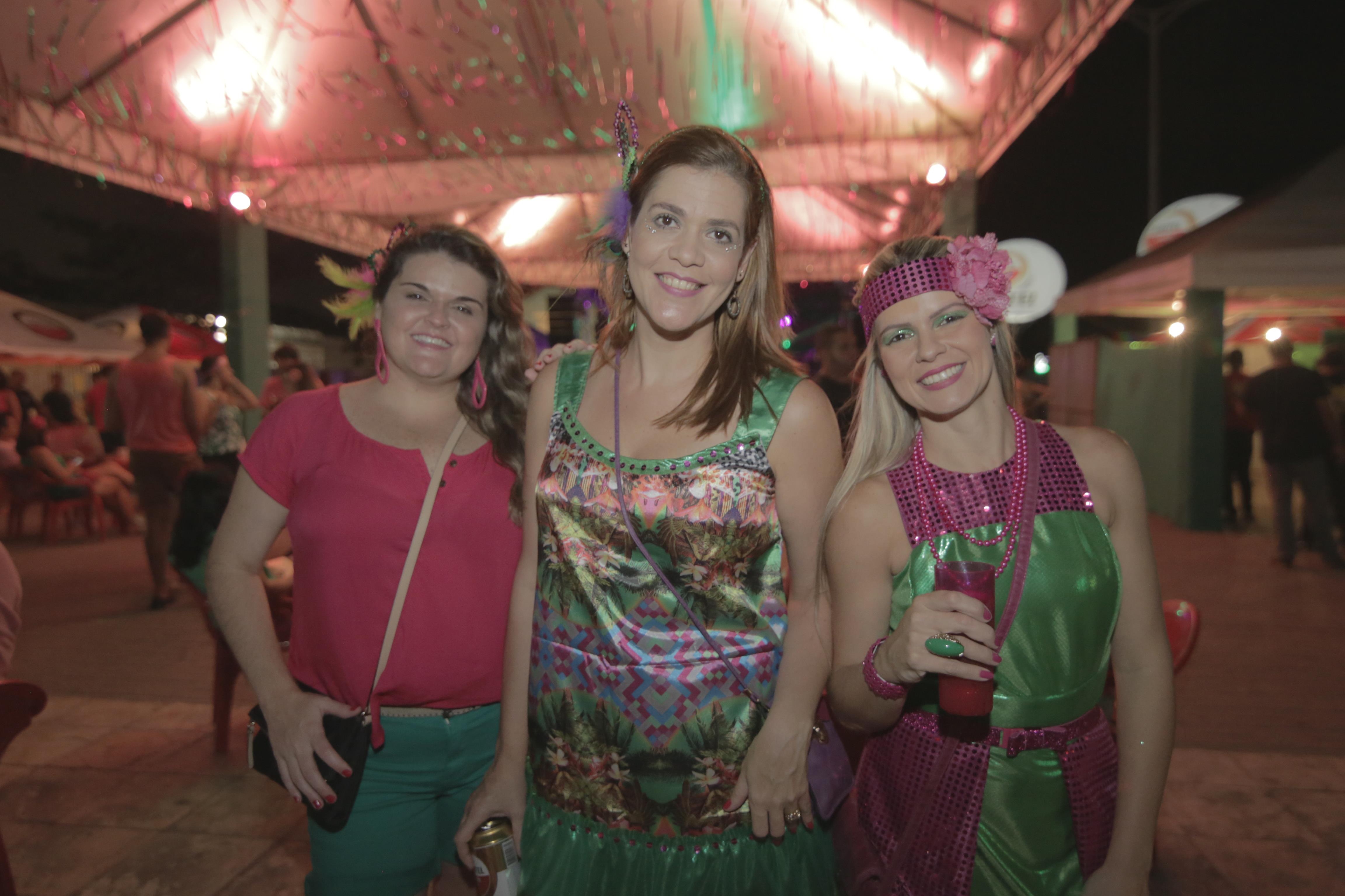 Adriana Aracely, Renata Maranhão e Karla. Crédito: Celo Silva