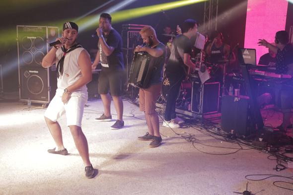 JonhGeração_ComigoéNaBasedoBeijoAno8_FOTO (Copy)