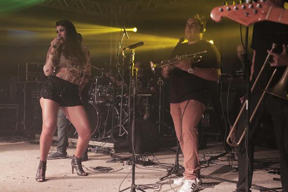 NanaraBello_ComigoéNaBasedoBeijoAno8_FOTO (Copy)