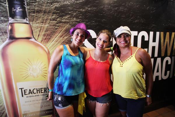 Juliana Moura, Elizabeth Moura e Selma Ribeiro Crédito: Nando Chiappetta/DP