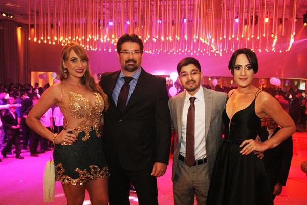 Diana e Jonaldo Janguiê, Hyago Janguie e Nathalia Vasconcelos - Crédito: Nando Chiappetta/DP