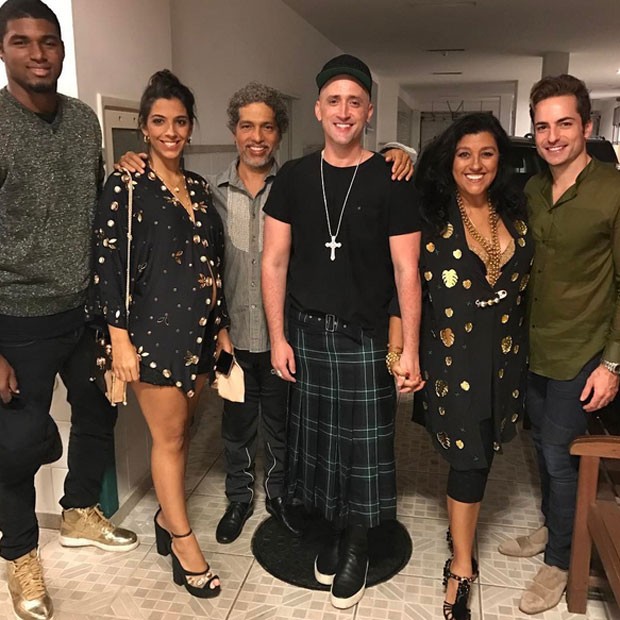 João Pedro Januário, Benedita, Estevão Ciavatta, Paulo Gustavo, Regina Casé e Thales Bretas - Crédito: Reprodução/Instagram