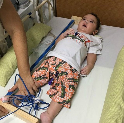 Daniel tem falta de força nos braços e nas pernas e dificuldade para deglutir e respirar. - Crédito: Reprodução / Instagram
