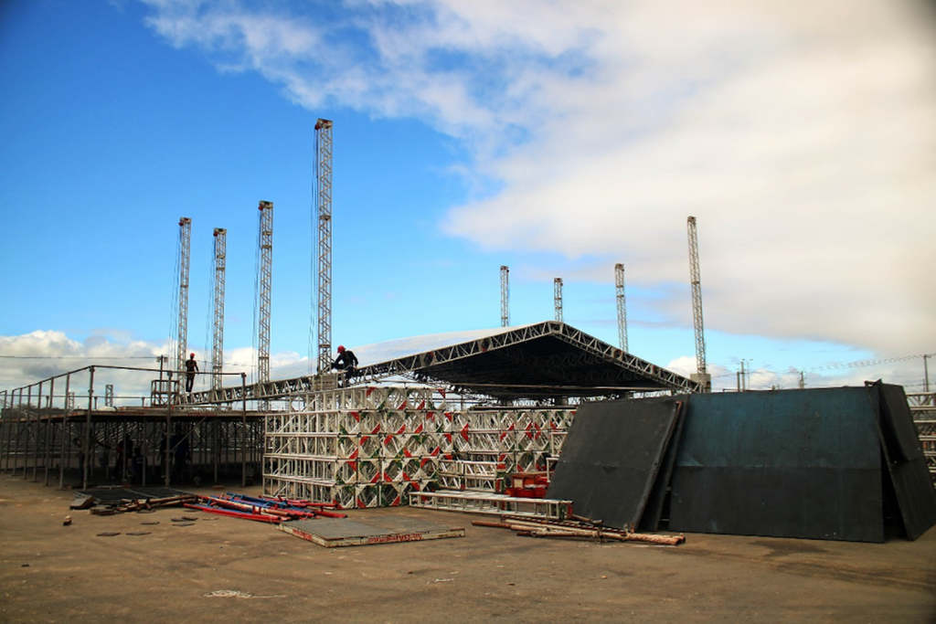 Estrutura do São João de Petrolina sendo montada - Crédito: Divulgação