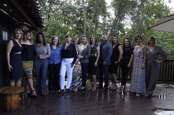 As empresárias com André Rameh - Hair Nove - Crédito: Gleyson Ramos/Divulgação