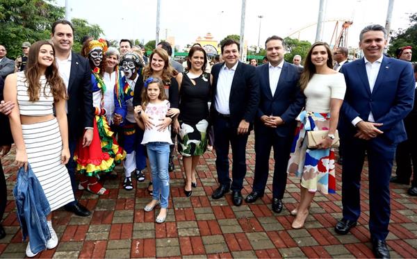 Recepção do governador de Alagoas Renan Filho e sua esposa Renata, na abertura da Fenearte - Crédito: Aluísio Moreira / Divulgação