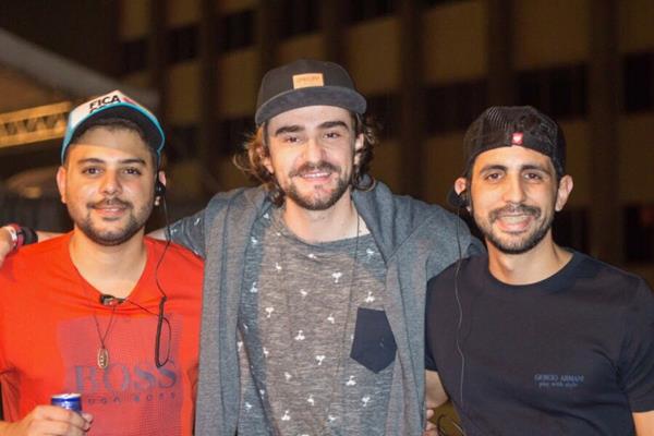 Guilherme Abreu, vocalista Delão e Breno Sampaio - Crédito: André Valença