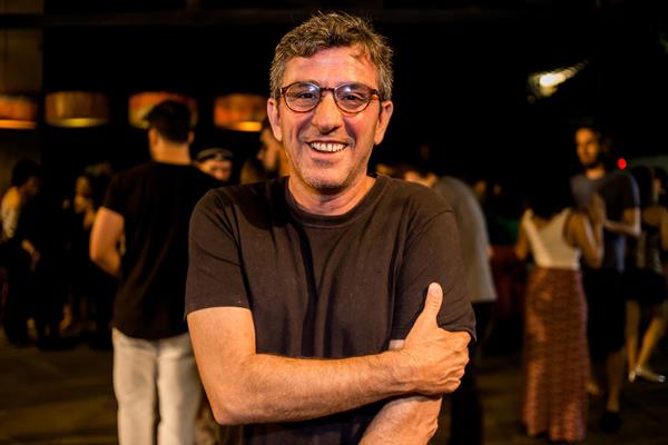 Felipe Cabral, um dos sócios do Baile Perfumado - Crédito: Lara Valença