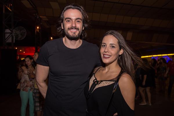 Fábio Almeida e Gabi Borsatti - Crédito: Lara Valença