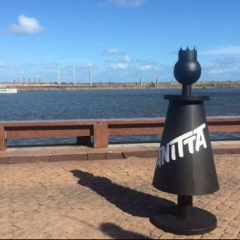 Anitta espalha peças de xadrez no Recife para anunciar novo clipe