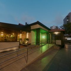 Hamburgueria promove oficina de desenho e brinquedoteca