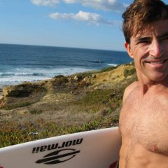 Carlos Burle: o pernambucano que surfou ondas gigantes