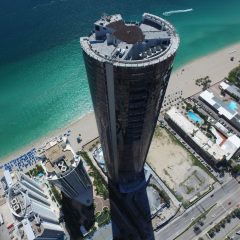 Porsche assina edifício em Miami com elevador para estacionar carros dentro do apartamento