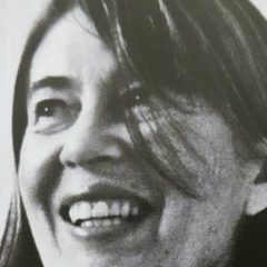 Escritora recifense lança livro de poesias nesta terça-feira