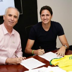 Craque Edmilson reforça apoio à instituição filantrópica no Recife