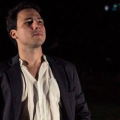 Cantor lírico pernambucano conta trajetória em livro