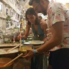 Time de famosos saboreia a feijoada do chef Auricélio Romão, em Noronha