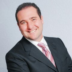 Médico paulista recruta voluntários para aplicação de botox no Recife