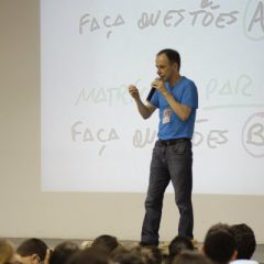 Fernando Beltrão lança livro na Zona Sul