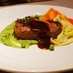 A chef Miau Caldas assina o menu do Mirage Invites, no Atlante Plaza