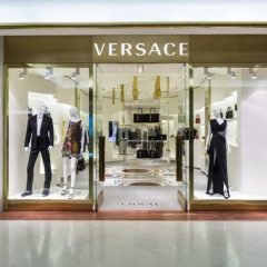 Versace fecha última loja e encerra operações no Brasil