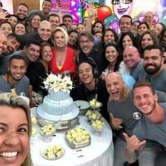 Aniversário: Ana Maria Braga ganha festa e recebe parabéns de fãs
