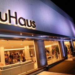 Inauguração da ZuHaus teve show de Letícia Lemos