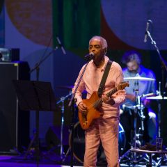 Gilberto Gil celebra MPB no Teatro Guararapes