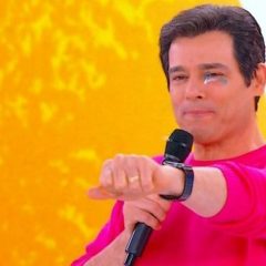 Celso Portiolli deixa palco do Domingo Legal após incidente