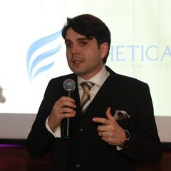 Francisco Assis Filho apresenta as novidades da Esthetica Clinical Center