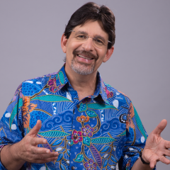 Jessier Quirino traz poesia e humor para a capital pernambucana