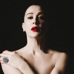 Aos 52 anos, Claudia Raia posa nua para revista