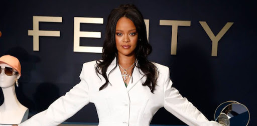 Produtos da marca de Rihanna chegam ao Brasil e preço desagrada