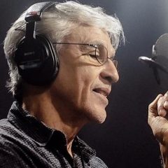 Caetano Veloso agenda live para o dia de seu aniversário