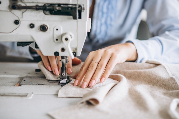 Campanha arrecada doações para costureiras e artesãos
