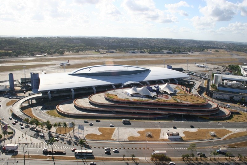 Tecnologia facilita uso de estacionamento do Aeroporto Internacional do Recife