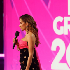 Anitta faz homenagem à cantora Marília Mendonça durante Grammy Latino
