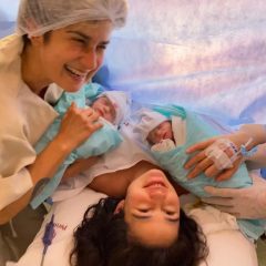”Momento mais desafiador e intenso”,  diz Nanda Costa sobre parto das filhas