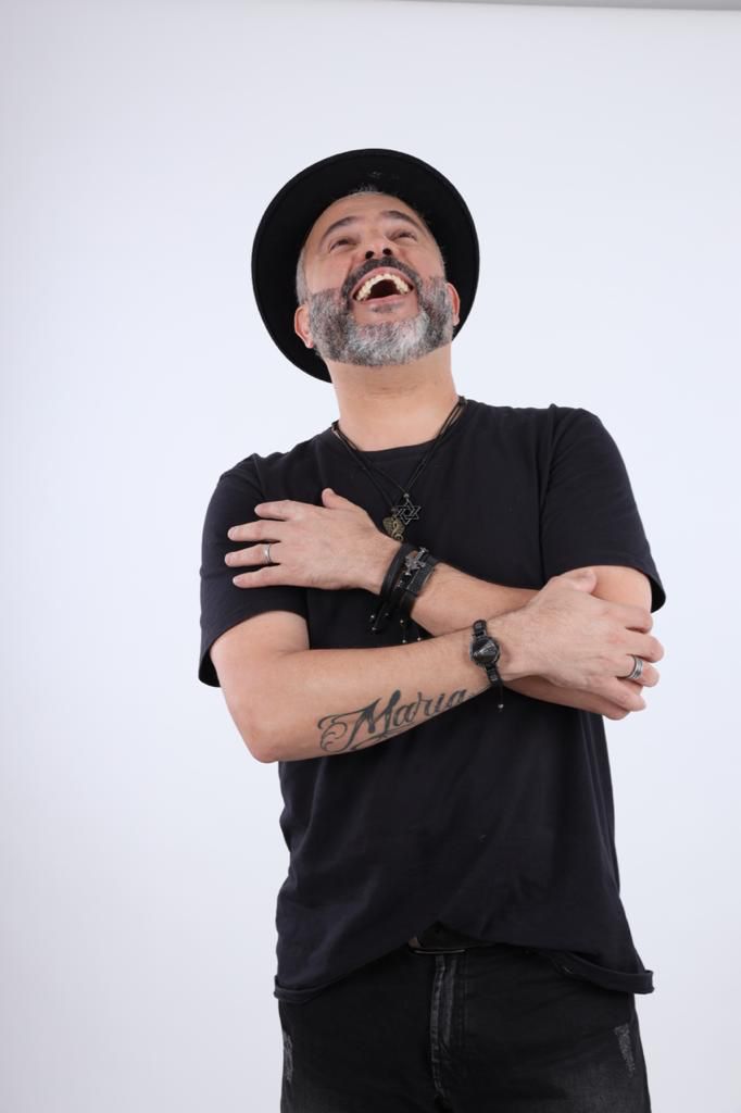 RAIO X: Geraldinho Lins, cantor e jornalista
